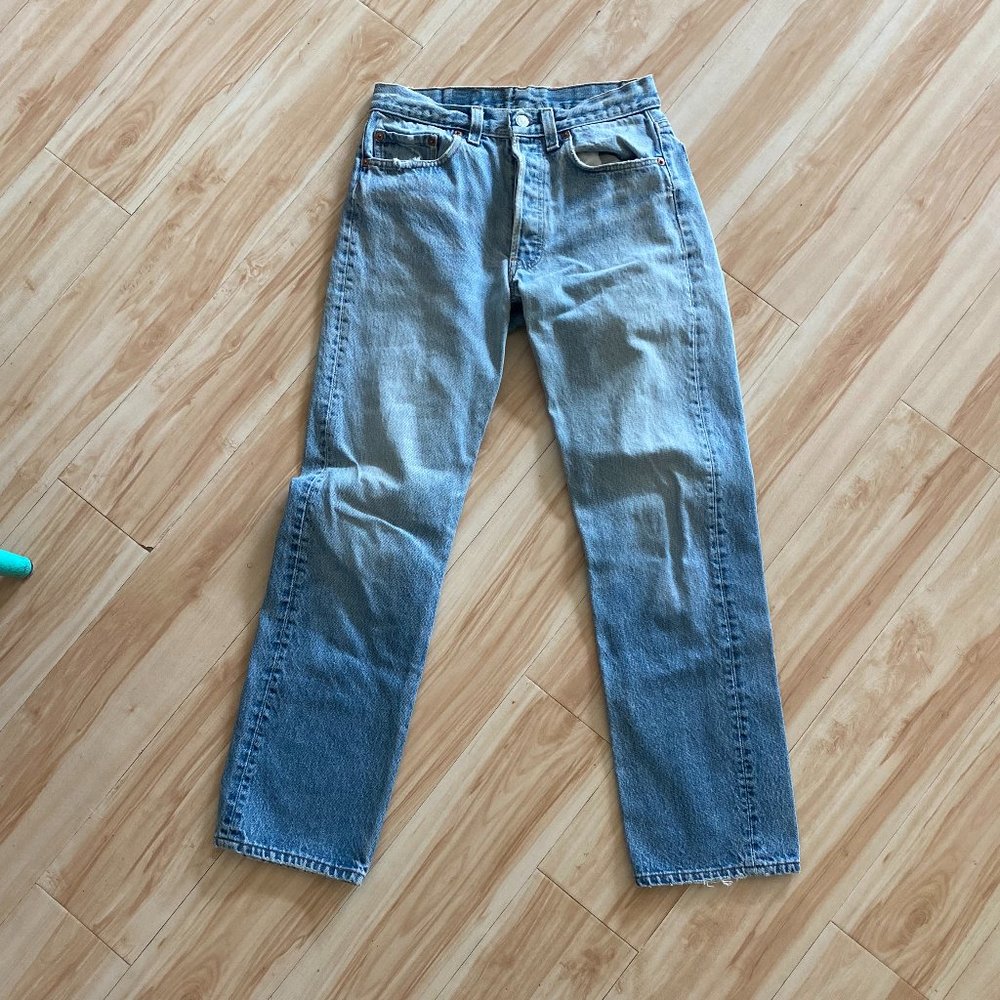 Vintage Levis 501 Light Wash Jeans - Size 30 (Length 32)
